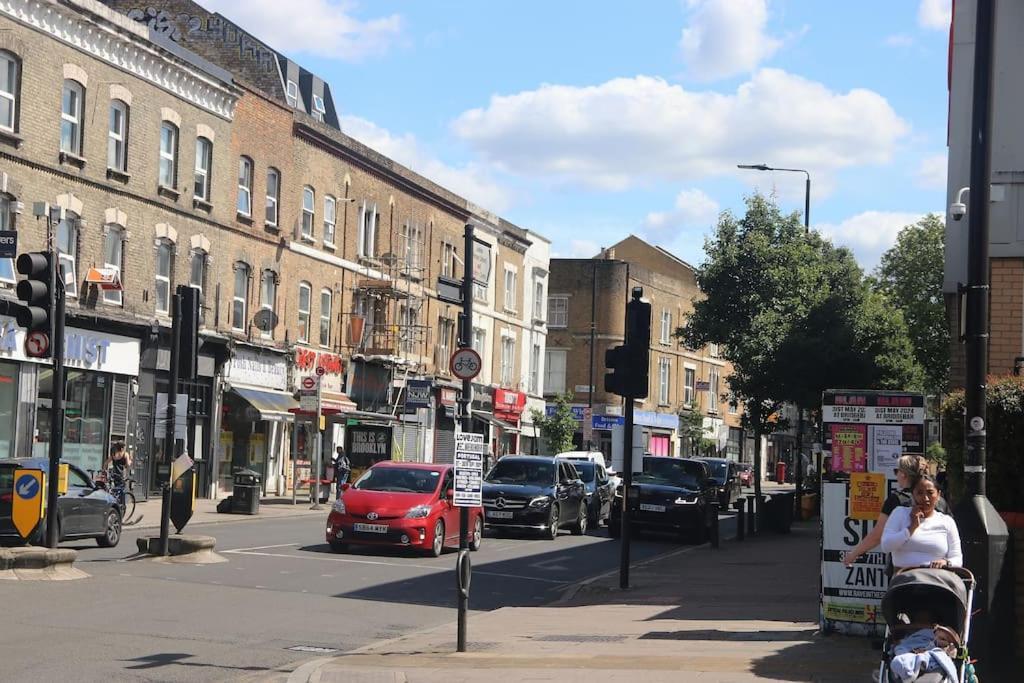 Qties Luxury Home London Bagian luar foto