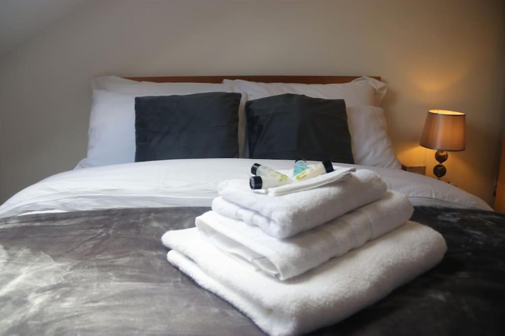 Qties Luxury Home London Bagian luar foto
