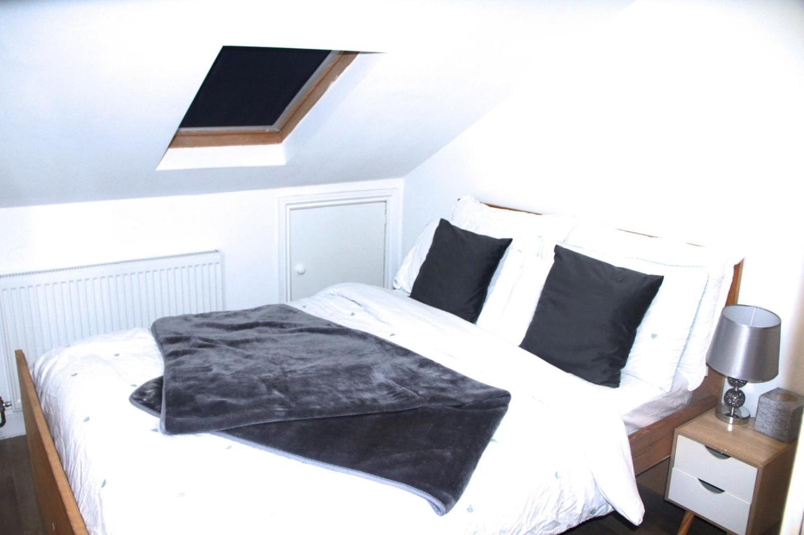 Qties Luxury Home London Bagian luar foto